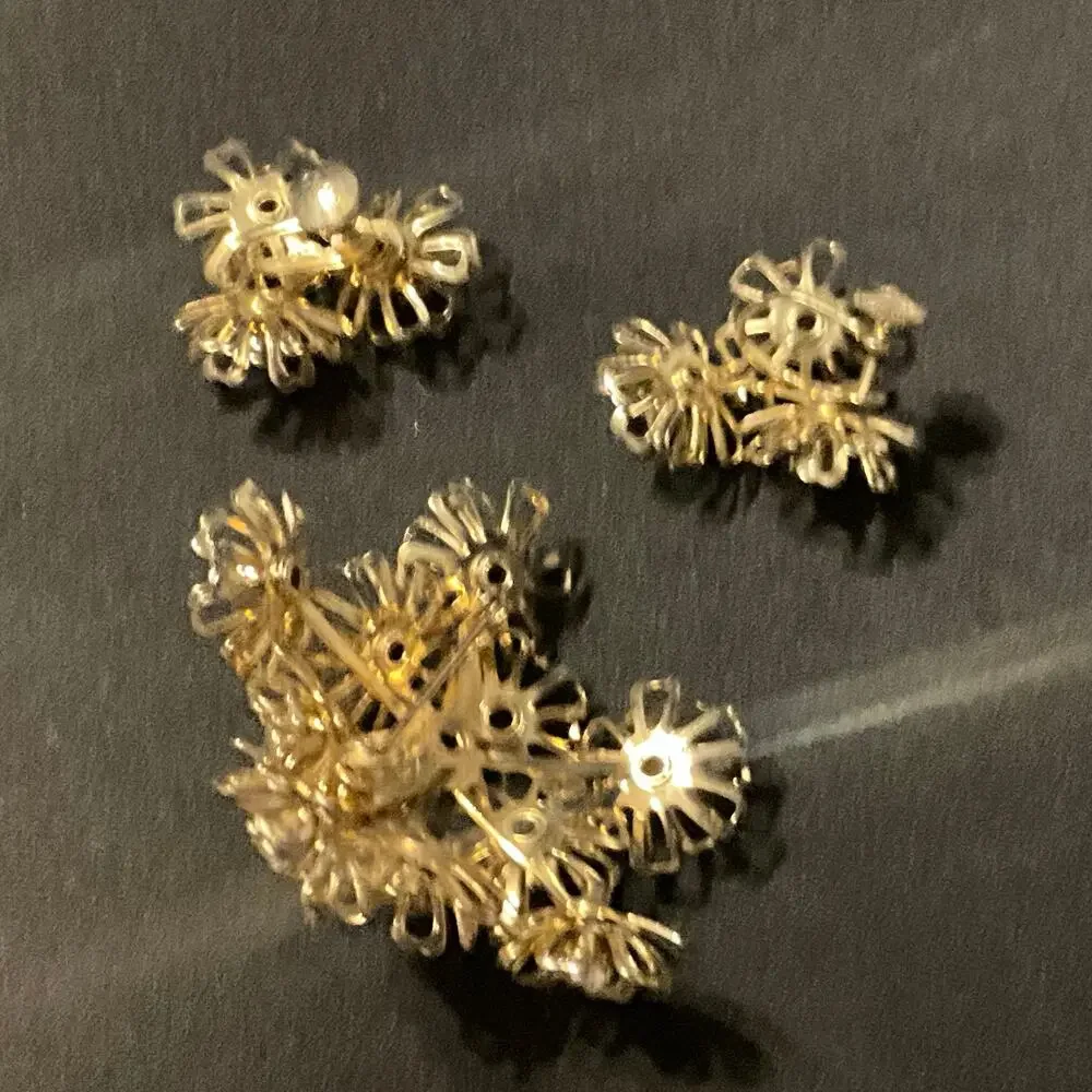 Vintage Coro Flower Rhinestone Brooch & Screw Back Earrings